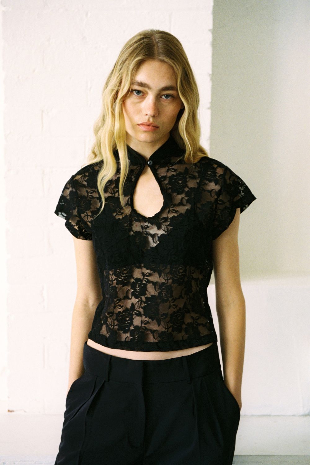 CLAUDIA TEARDROP LACE TOP | BLACK