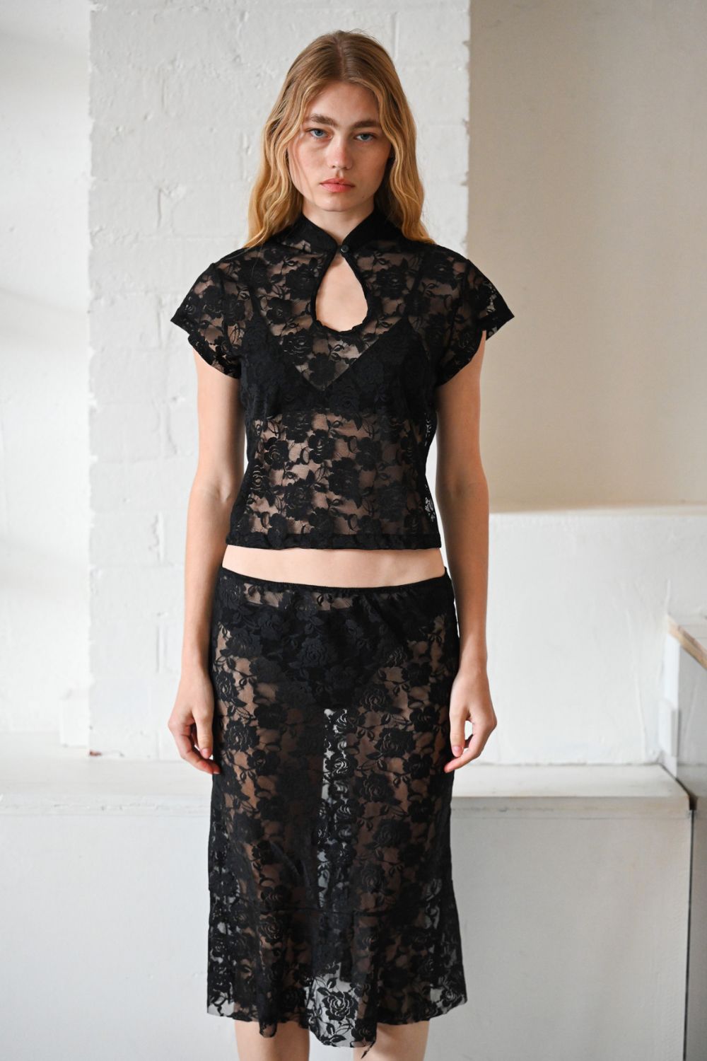 CLAUDIA TEARDROP LACE TOP | BLACK