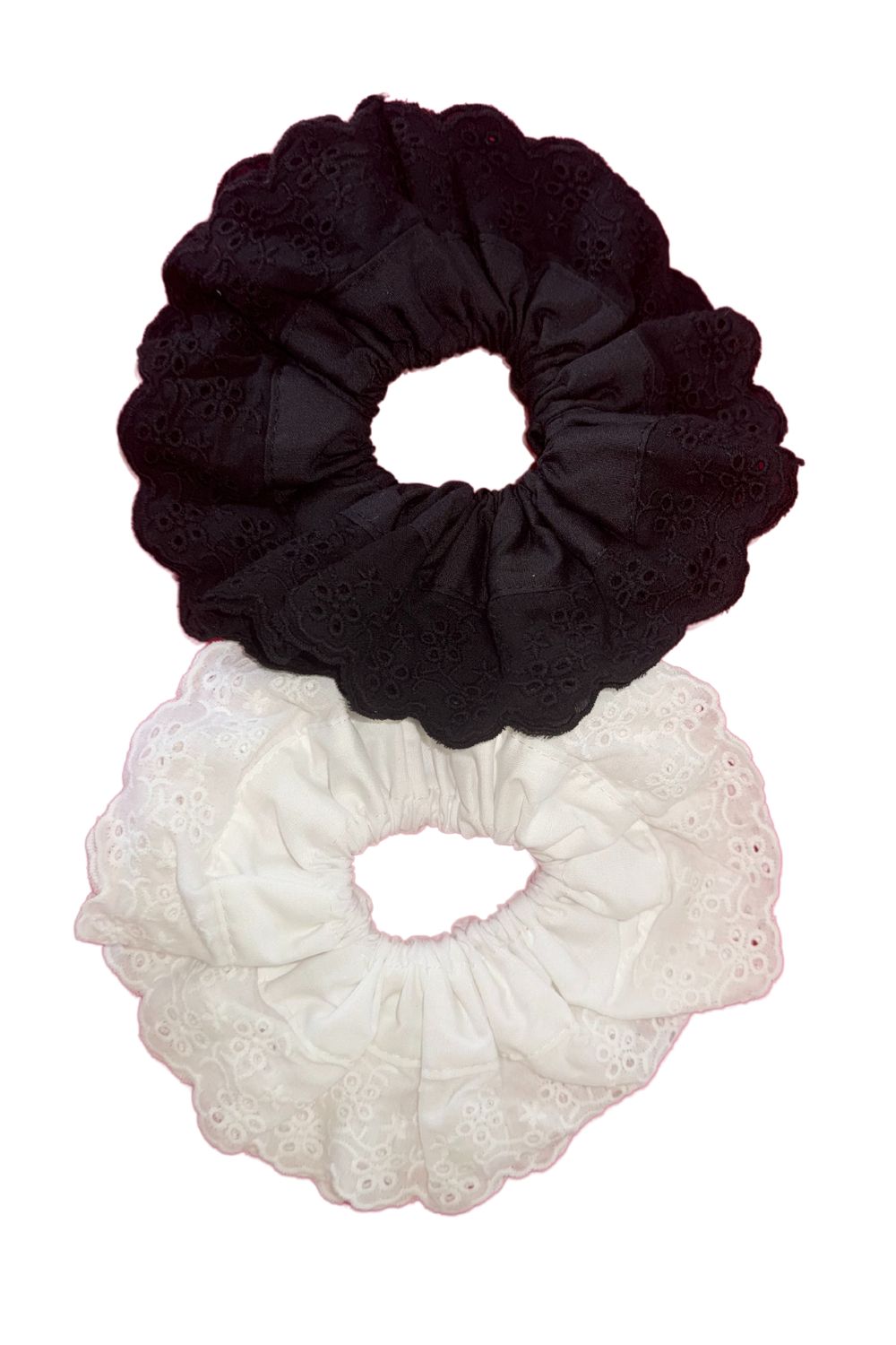 BRODERIE ANGLAISE SCRUNCHIE