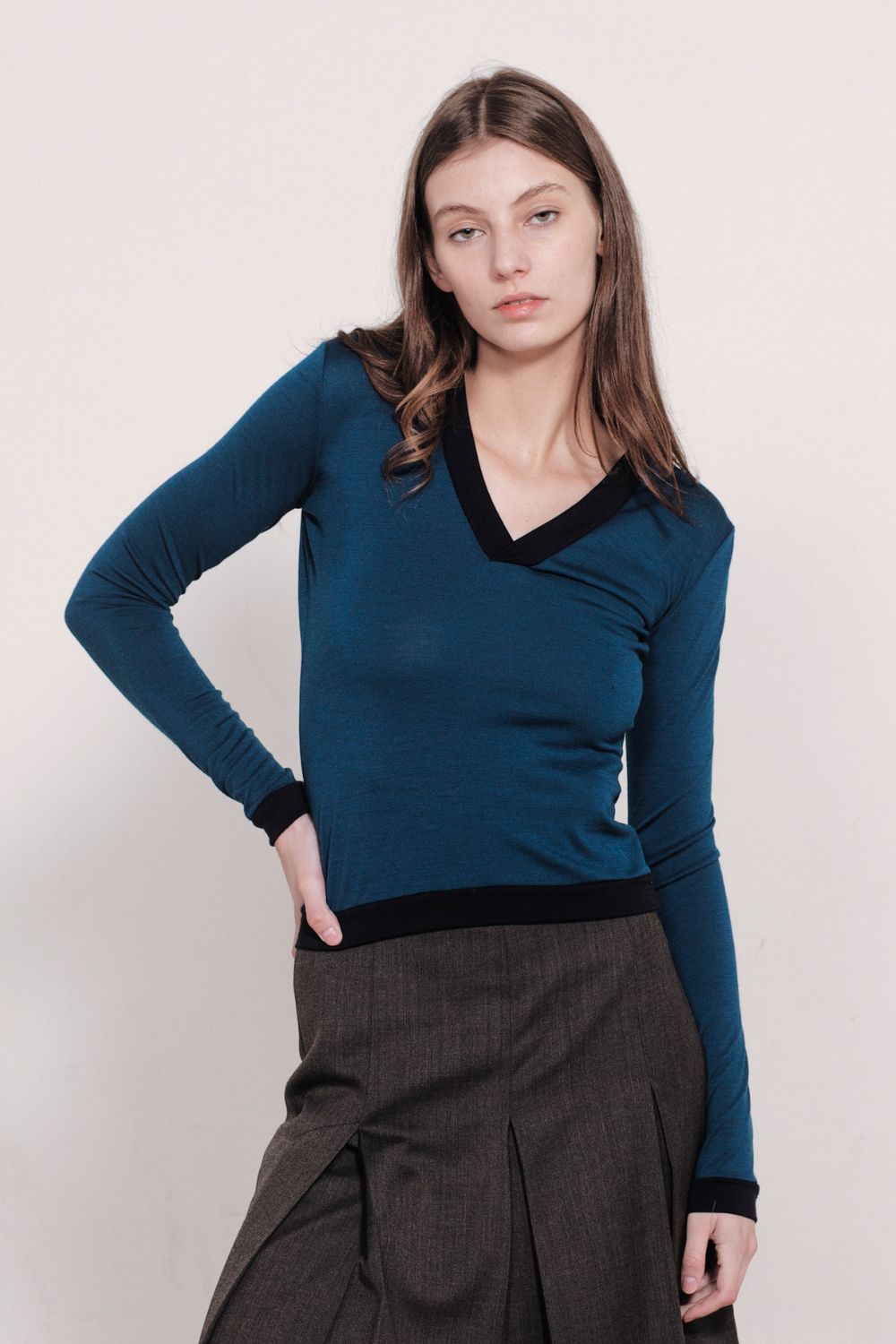GOLDIE V NECK | BLUE AND NAVY
