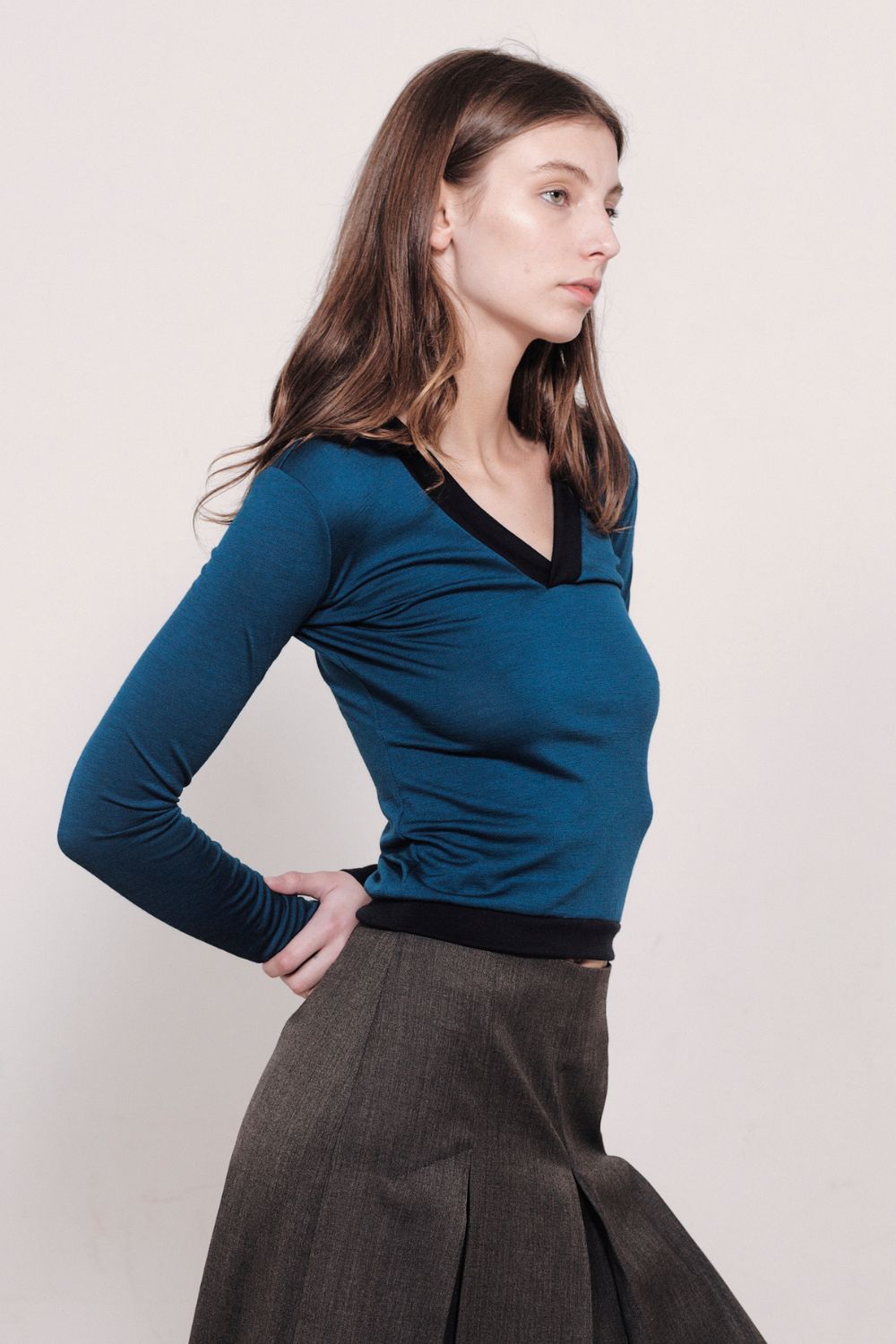 GOLDIE V NECK | BLUE AND NAVY