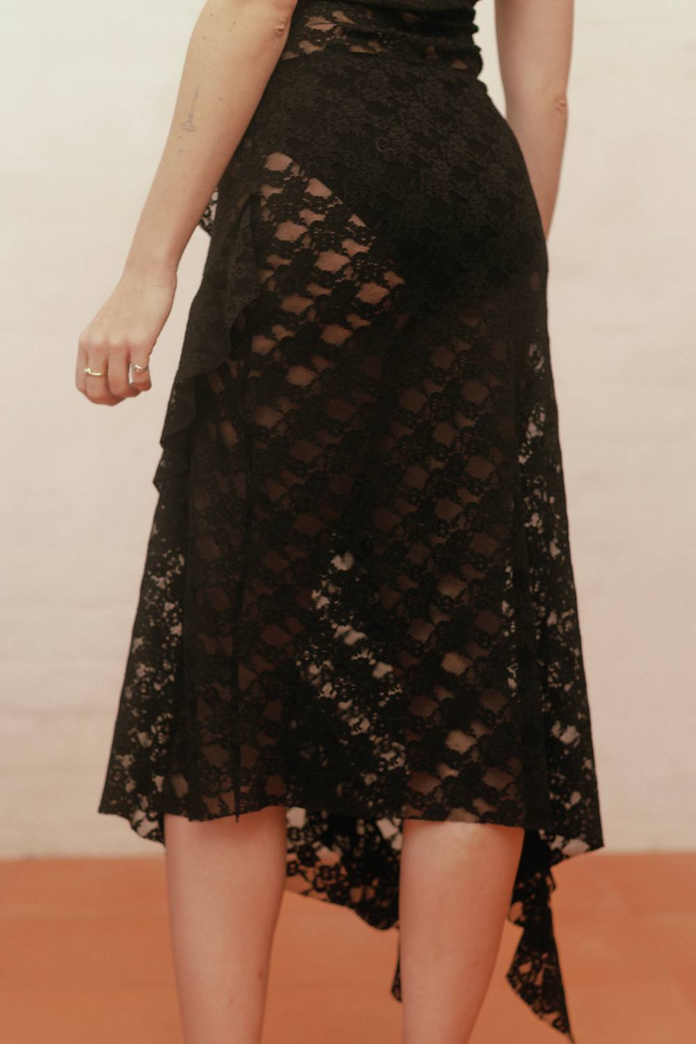 LANI LACE HALTER DRESS | BLACK