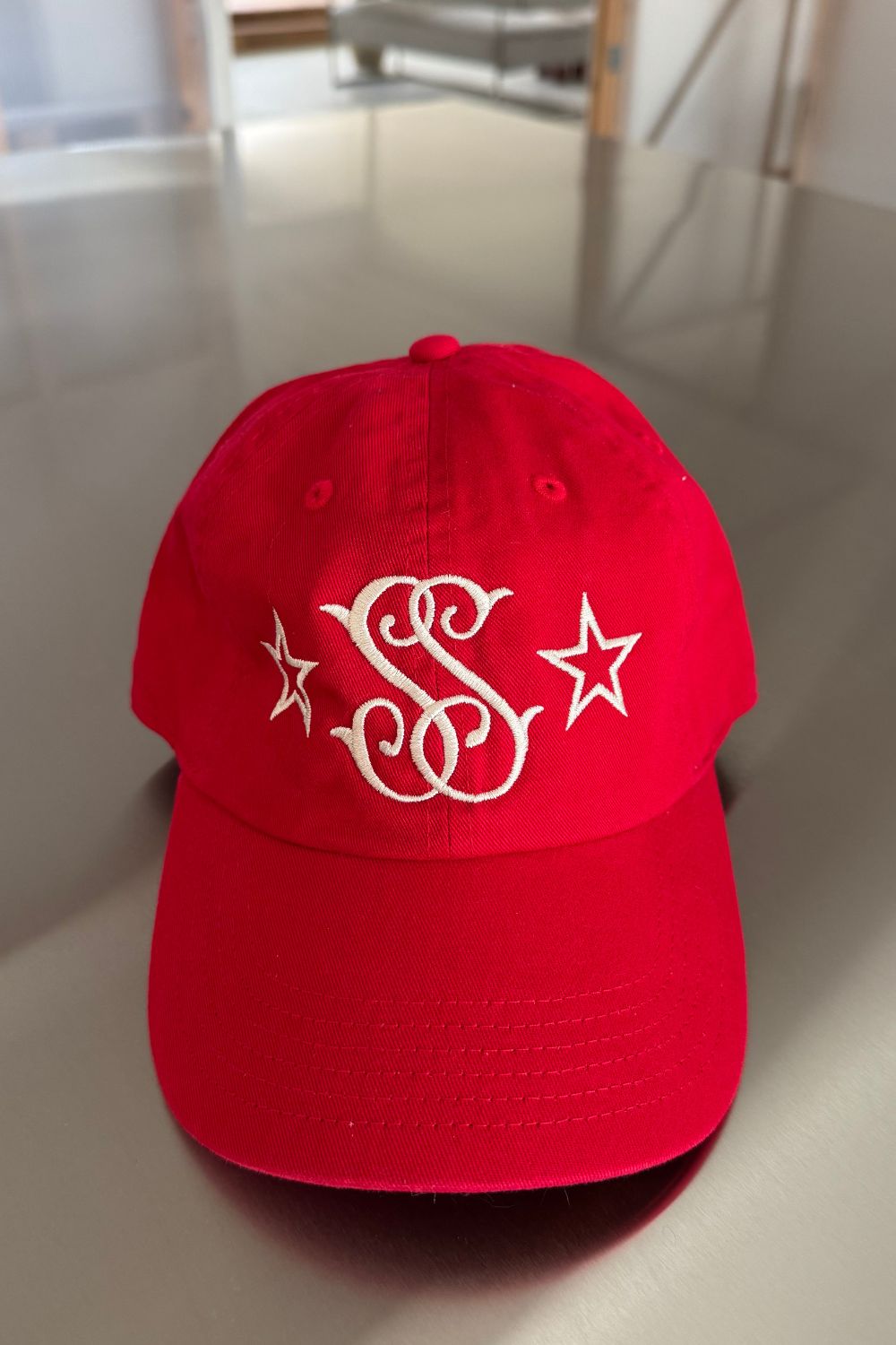 CURLY STAR CAP | POPPY RED
