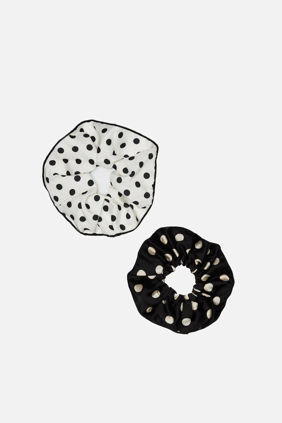 POLKA DOT SCRUNCHIE